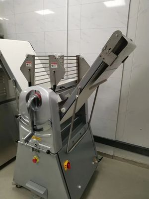 rolo resistente suscetível de revisão da massa de Yasur 0.75kw da máquina de Sheeter da massa da padaria de 500mm