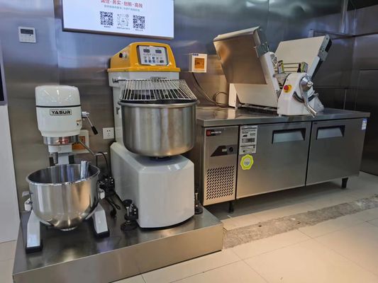 Operação simples do motor suscetível de revisão Tabletop da máquina 0.55kw do laminador da pastelaria da velocidade dupla da máquina de Sheeter da massa